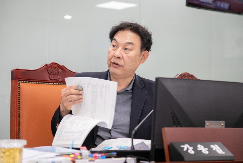251128_강웅철_의원_소방_예산서_'행감_지적사항'_등_필수_항목_누락_질타.jpg