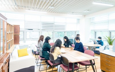 성남문화재단 사내도서관 스마트SN라운지.jpg