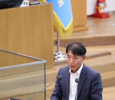 251106 이홍근 의원, “졸업이벤트 포퓰리즘·부실협약 체불방관”... 경기도교육청 질타.jpg width: 100%; height : 150px