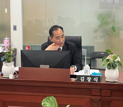 251105 김창식 의원, 경기도 명인·명장 함께하는 문화형 직거래장터 도래미마켓 활성화 추진 (2).jpg width: 100%; height : 150px