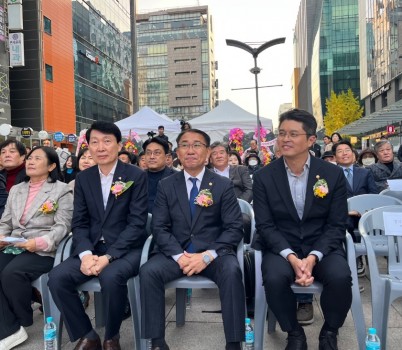 251105 김선영 의원, ‘2025 경기도 소상공인 상생한마당’ 개막식 참석(1).jpg width: 100%; height : 150px