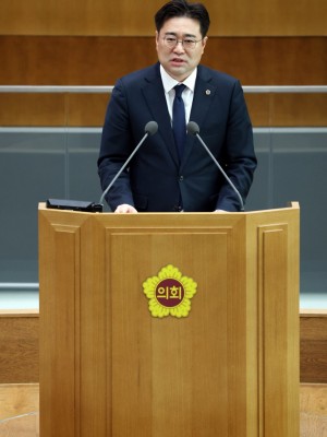 251106 이진형 의원, “대한민국 AI 3대 강국 도약 위해 화성에 ‘AI 산업벨트’ 조성하자” (1).jpg