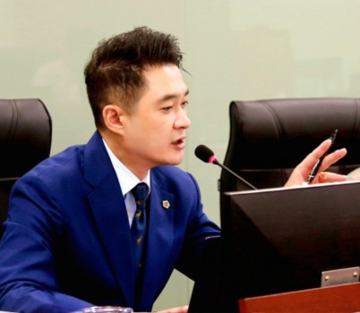 251107 전석훈 의원, 대통령은 AI 10조 외치는데, 경기도 인공지능원은 1년째 표류 중.jpg width: 100%; height : 150px