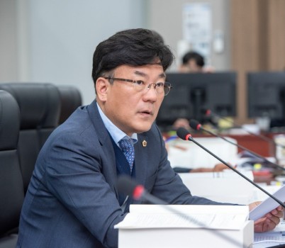 251111 최만식 의원, “경사원 복지정보상담원에 장애 당사자 참여 독려해야”.jpg width: 100%; height : 150px