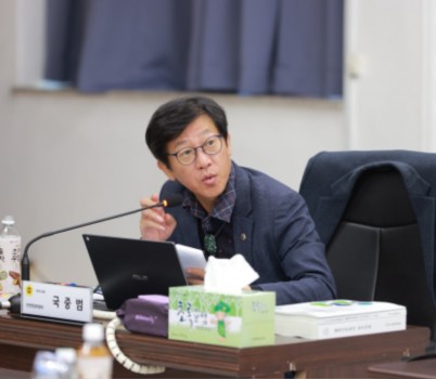 251110 국중범 의원, “학교 내 전기차 충전시설, 관리 사각지대... 즉시 현황 파악 및 대응매뉴얼 마련해야”.jpg width: 100%; height : 150px