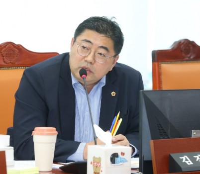 251112 김진명 의원. 여성가족국 사업집행률 점검...“예산은 계획보다 실행이 중요”.JPG width: 100%; height : 150px