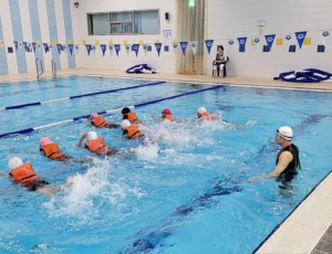 판교유스센터 생존수영 진행사진.jpg