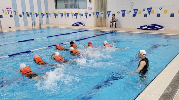 판교유스센터 생존수영 진행사진.jpg
