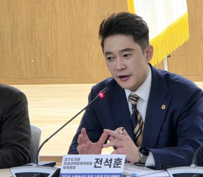 251113 전석훈 의원. AI 로봇산업 3대 정책 추진.jpg width: 100%; height : 150px