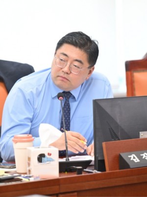 251113 김진명 의원. 경기여성가족재단 공공기관 청렴도 미흡...도민 신뢰 저하 우려.jpg