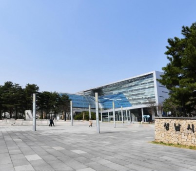 성남시청 전경.jpg width: 100%; height : 150px