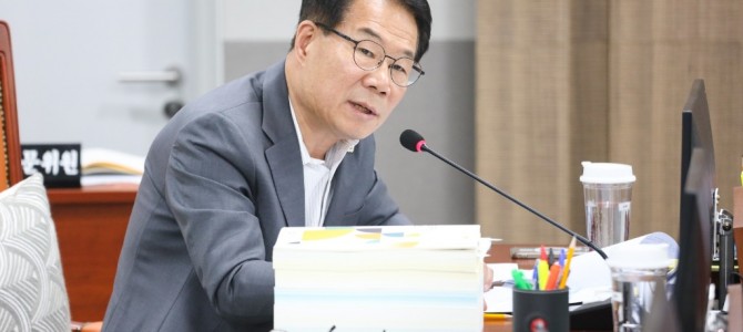 클릭 한 번으로 한국도자재단 직원된다! 유…