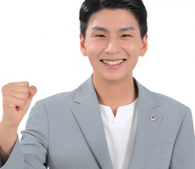 김윤환의원.jpg width: 100%; height : 150px