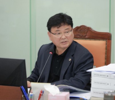 251118 성기황 의원. 중단 없는 교육행정·안정적인 친환경 급식 정책 추진 주문.jpg width: 100%; height : 150px