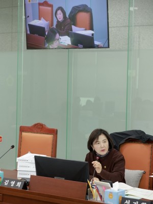 251118 김영희 의원. “메뉴만 늘고 사람은 그대로”...자율선택급식 인력 충원 촉구(1).jpg