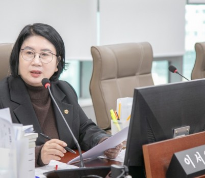 251119_이서영_의원__“관리자_중심_연수_이제_멈춰야..._평교사_전문성_강화가_교육의_출발점”.jpg width: 100%; height : 150px