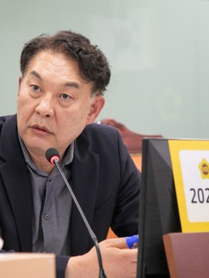 251119 강웅철 의원, 경기도 위원회 운영 및 청년 위촉 실태 문제 제기.jpg