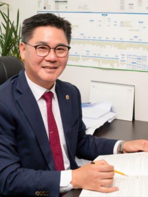 251120 정하용 의원, 보라동 쌍용아파트 버스 정류소현장점검 나서 “주민 안전 위해 즉각 개선 필요” (1).jpg