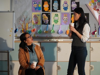 교사들이 교과연계 교육 연극 프로그램에서 연극 수업을 진행하고 있다 (1).JPG