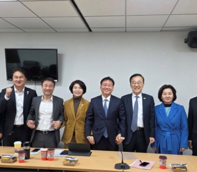 사진_더불어민주당 성남시 4개 지역위원장 당.정 협의.jpg width: 100%; height : 150px