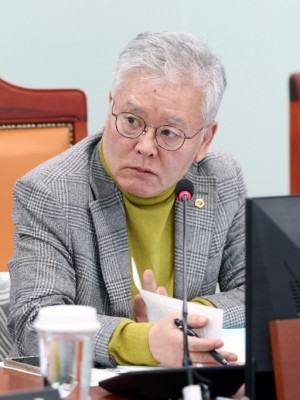 251120 홍원길 의원. 한국도자재단 대표이사 임용후보자에 직격탄... 전문성도 명분도 부족 (2).jpg