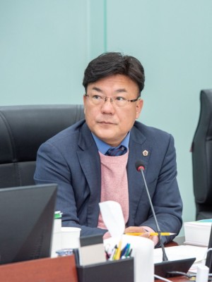 251121_최만식 경기도의원. “취약계층 예산 도려내고 뒤늦은 사과... 병 주고 약 주는 격”2.jpg