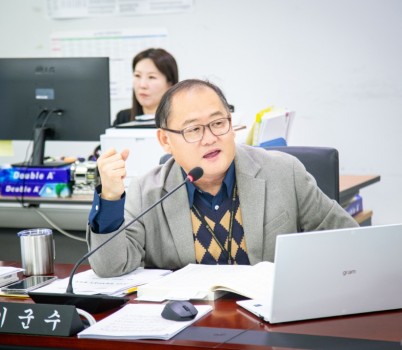 사진_이군수의원.jpg width: 100%; height : 150px