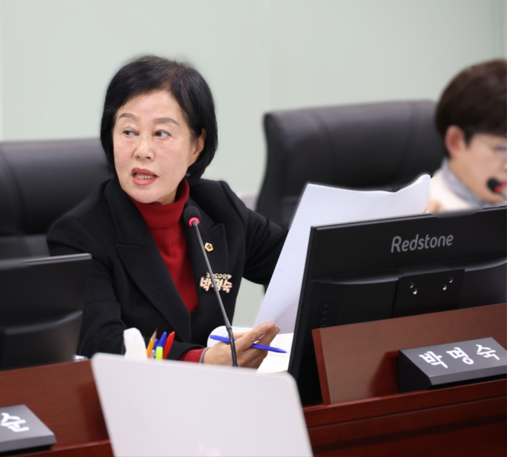 251202_박명숙_의원__“석면_제거·교육환경_개선”_건강하고_안전한_학교만들기_(2).JPG