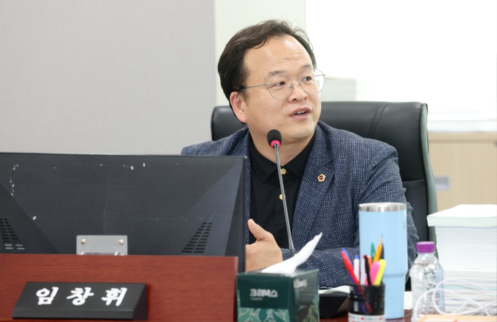251209_임창휘_의원__마을_공동체_사업__예산_축소로_동력_상실_우려...“활동가에_대한_사회적_인정과_예산_지원_필수”.jpg