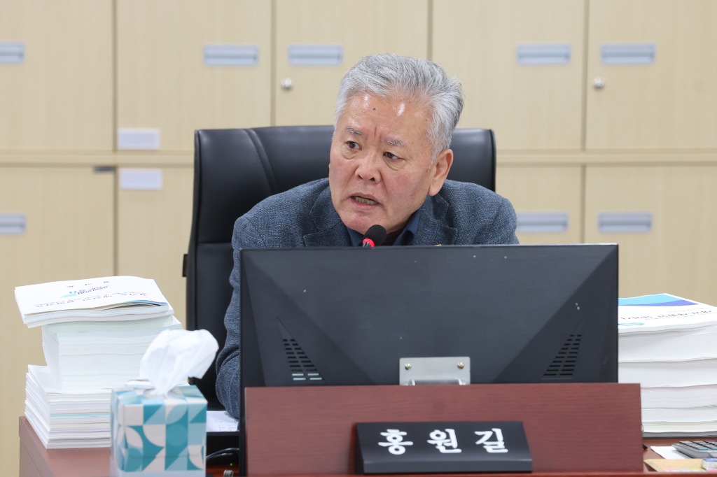 251211_홍원길_의원__복지·교통·건설_분야_전반의_예산_축소_및_정책_불일치_문제_강하게_지적.JPG