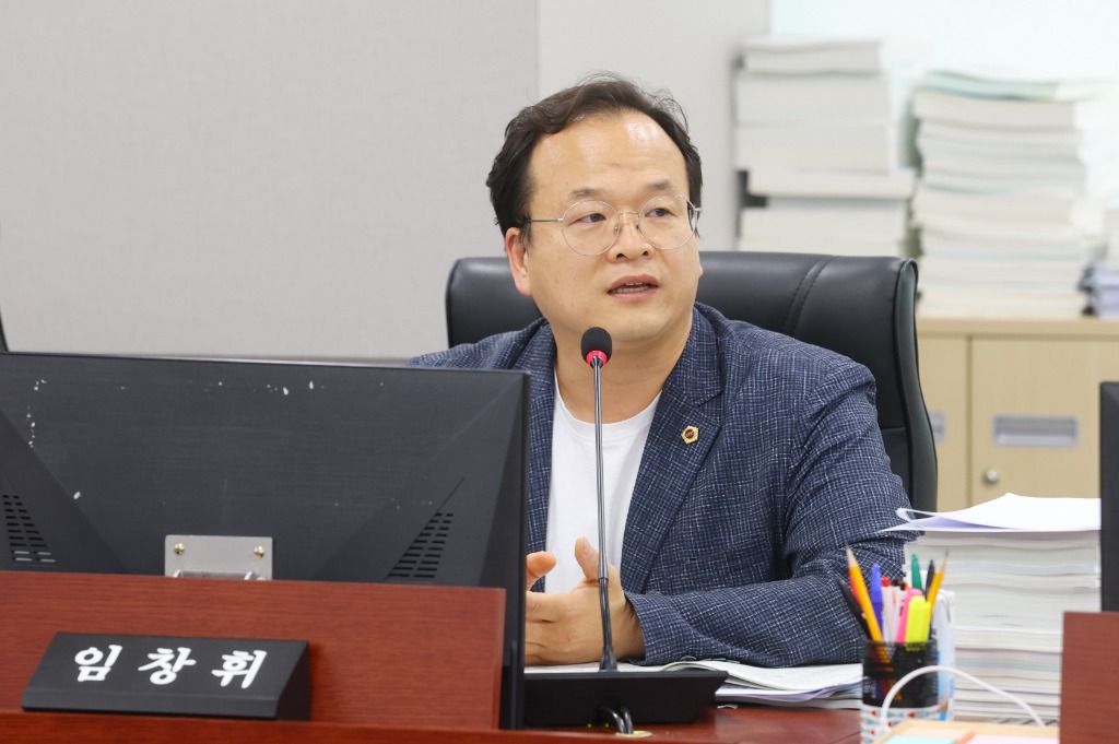 251211_임창휘_의원__경기_농업의_미래_경쟁력_확보와_현장_위기_극복을_위한_농업기술원_예산_복구_촉구.JPG