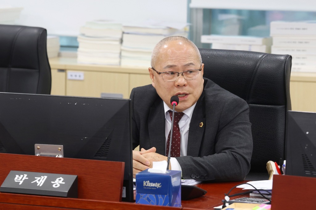 251211_박재용_의원__“집행률_낮은_사업_증액__교통약자_예산_감소”_예산의_형평성과_정책효과성_문제_제기_(1).jpg