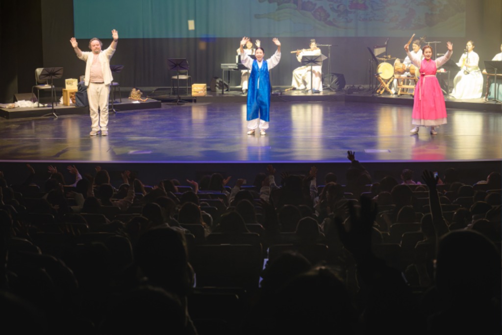 [성남문화재단] 사회공헌프로그램_클랩그림책콘서트_공연사진 (3).jpg