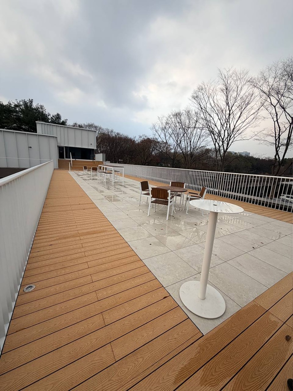 여성가족과-공공예식장으로 운영하는 성남물빛정원 뮤직홀 하늘마당(옥상층).jpg