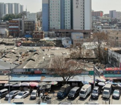 성호시장.jpg width: 100%; height : 150px