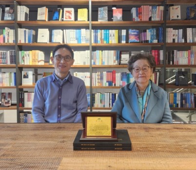 관련 이미지.jpg width: 100%; height : 150px