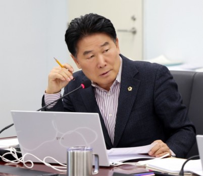 KakaoTalk_20251128_091441548_03.jpg width: 100%; height : 150px