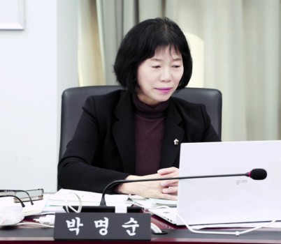 성남시의회 박명순 의원_사진.jpg width: 100%; height : 150px