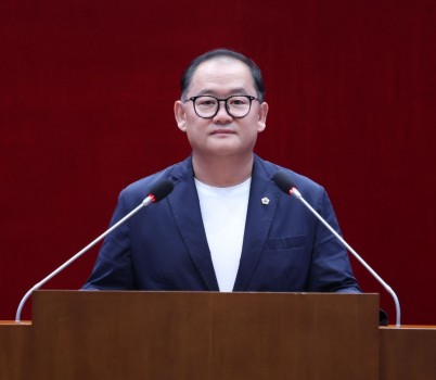 사진_이군수의원.jpg width: 100%; height : 150px