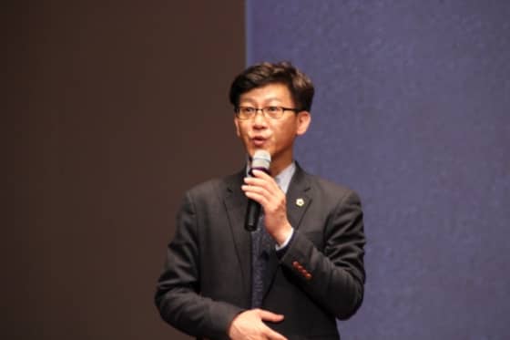 앨범제작 감독을 맡은 국중범 도의원