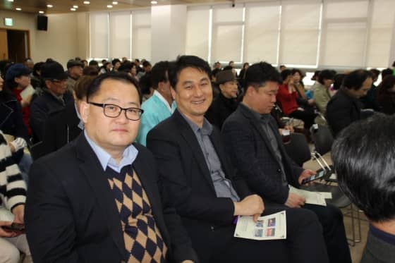 왼쪽부터 김태년 국회의원 이군수 사무국장, 김병욱 국회의원 왕홍곤 보좌관, 김병관 국회의원 정민구 사무국장